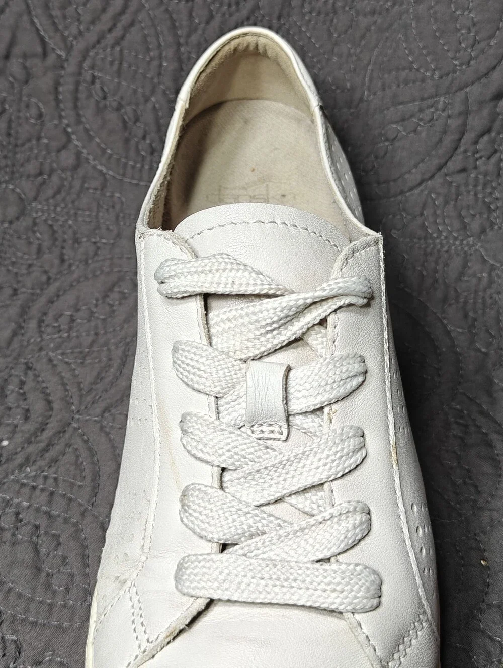 Dansko Orli Women's Ivory Perforated Lace Up Oxford Leather Sneakers Size 7.5-8